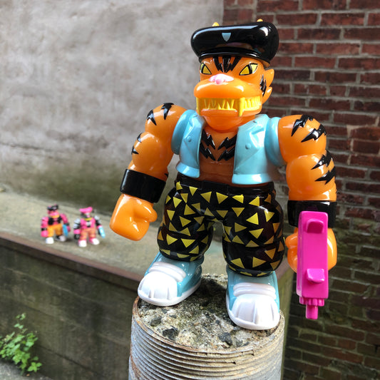 COMMANDER THUNDERFANG Vinyl Figure - Orange